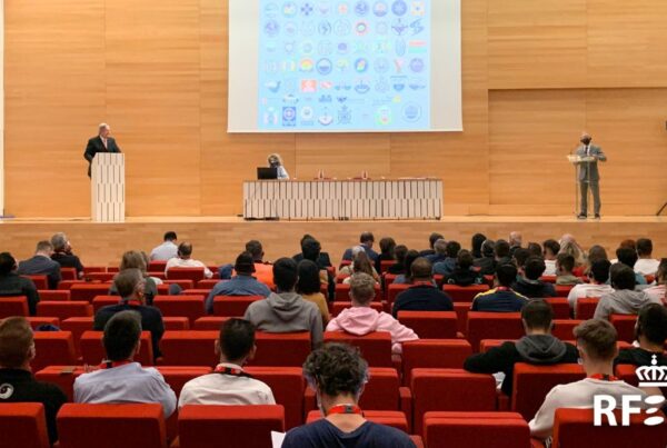 Intervención de Harald Vervaecke, secretario general de la Federación Internacional de Salvamento (ILS), en la pasada edición del Congreso Internacional de Prevención de Ahogamientos celebrado en 2021. Autor: Javier Sánchez-RFESS